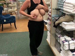BIG TITTIE BABE SHOWS TITS IN PUBLIC STORE AND I FLASH MY DICK (REAL PUBLIC)